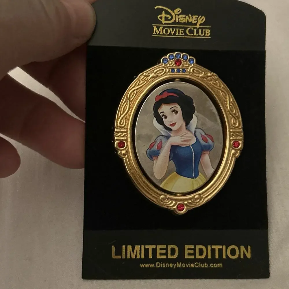 Disney Pin Movie Club Exclusive 32 Snow White / Queen Mirror Spinner